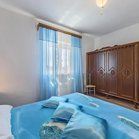 公寓 2 Bedroom Lovely In