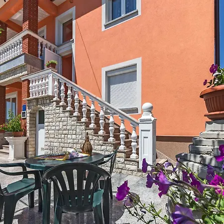 2 Bedroom Lovely In Labin (Istria)